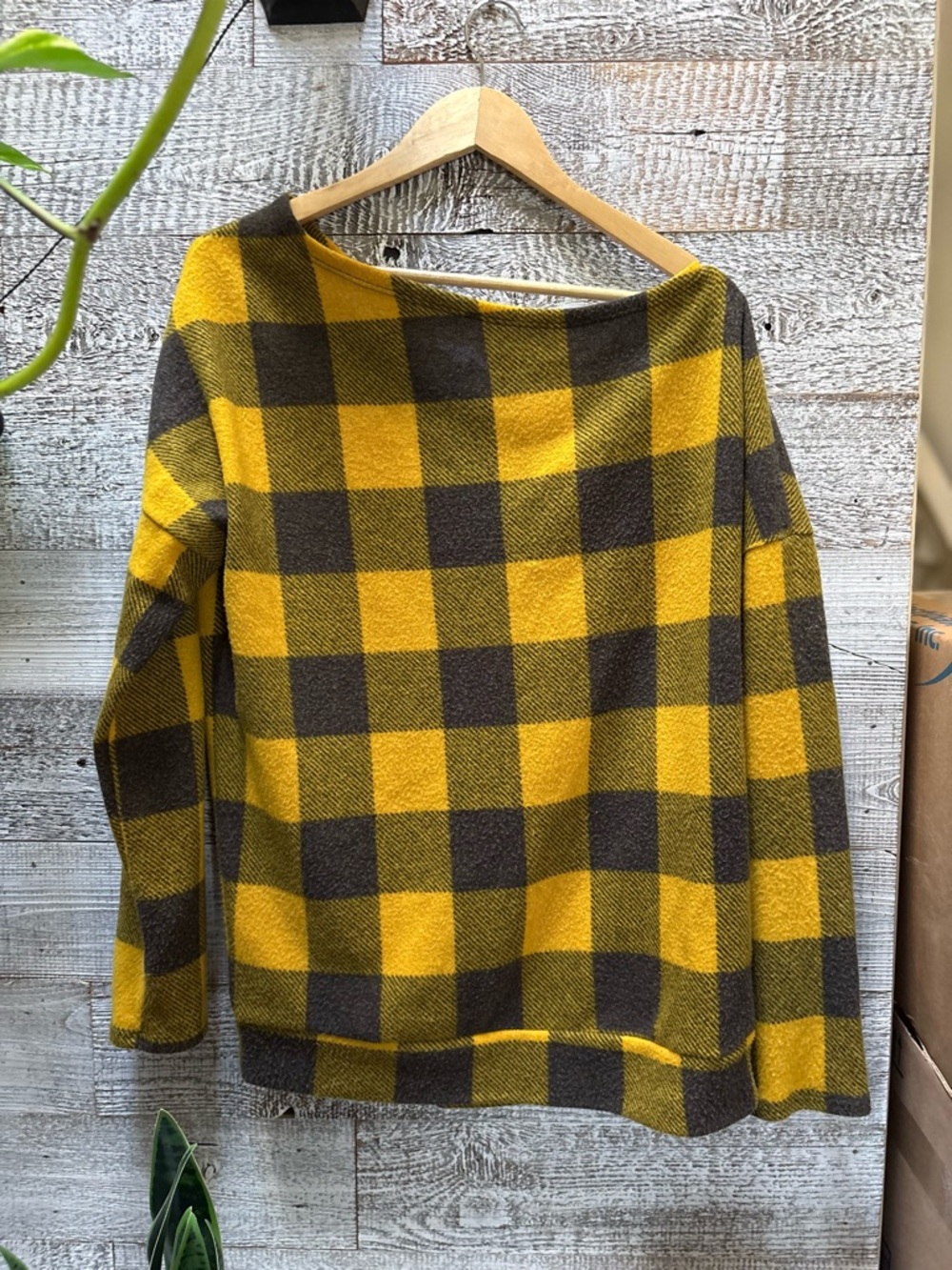 white birch | Buffalo Plaid Off-Shoulder Fleecy Pullover - Women L, Yellow/Blue